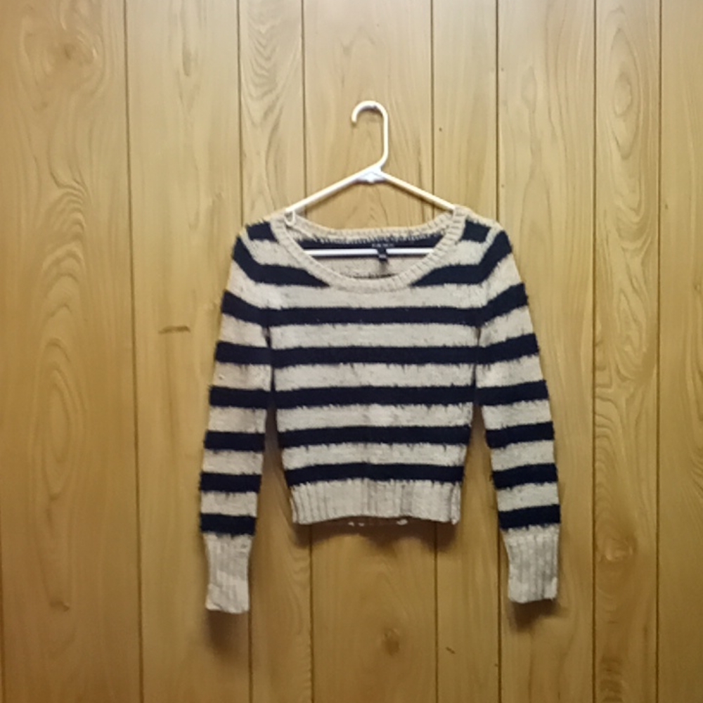 Fang sweater